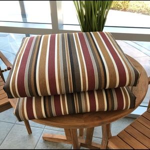Indoor/outdoor seat cushions